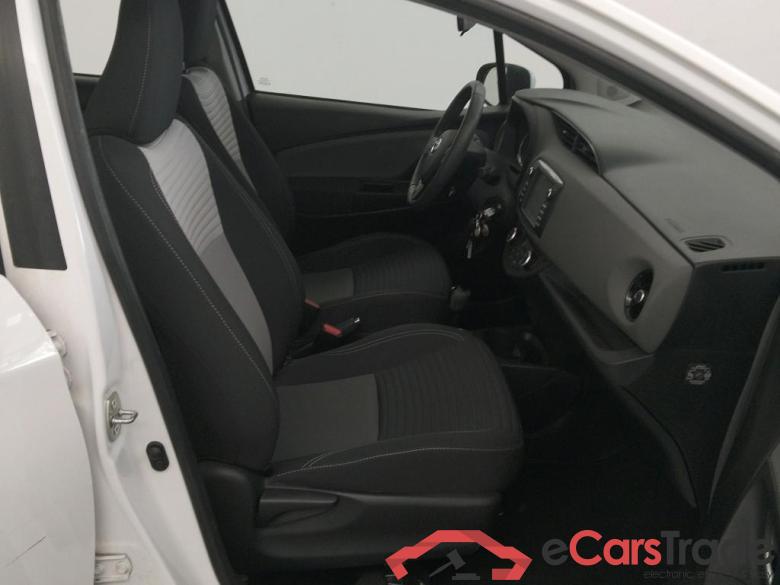 TOYOTA Yaris / 2017 / 5P / berlina con portón 1.5 100H Active #6