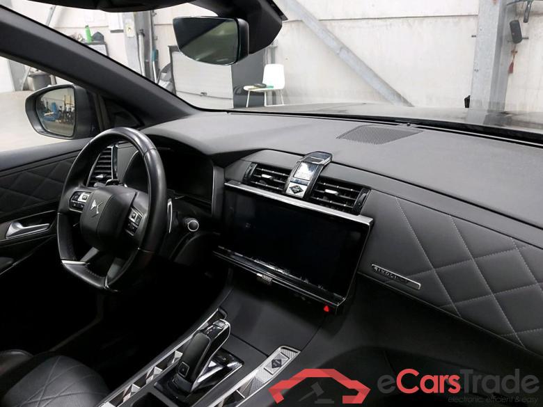 DS - DS  DS 7 CROSSBACK BlueHDi 130PK Automatic Grand Chic With Connected Pilot & Rivoli Pack & Ventilated Seats & Pano Roof & Foldable Trailer Hook #3