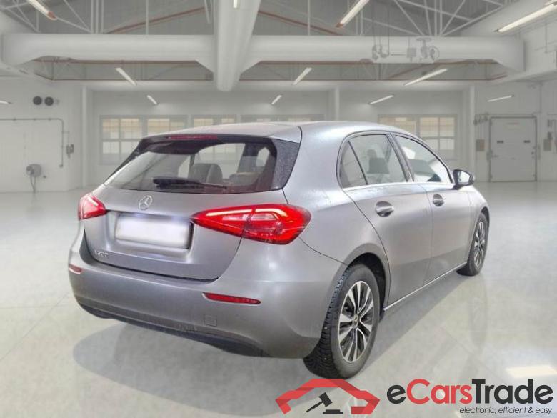 MERCEDES-BENZ CLASSE A / 2018 / 5P / BERLINA A 200 AUTOMATIC BUSINESS #2