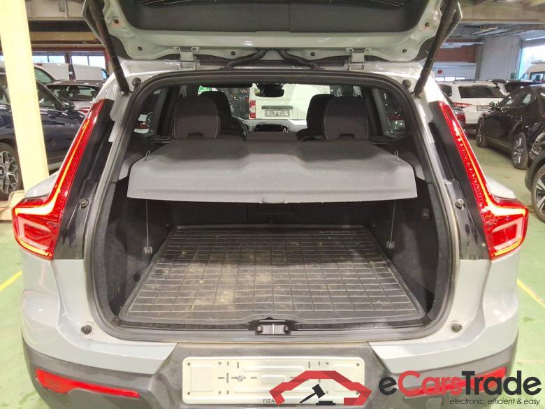 VOLVO XC40 2.0 B3 MHEV CORE DCT #3