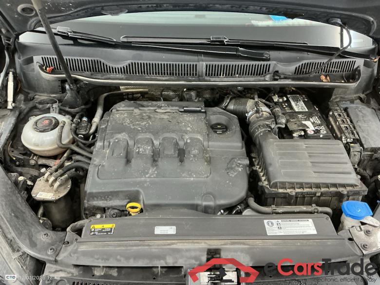 VOLKSWAGEN TOURAN DIESEL - 2015 2.0 TDi SCR Highline DSG (EU6.2) #6