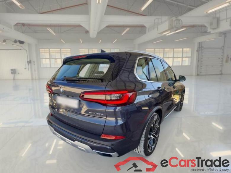 BMW X5 / 2018 / 5P / SUV XDRIVE 30D XLINE AUTOM. #2