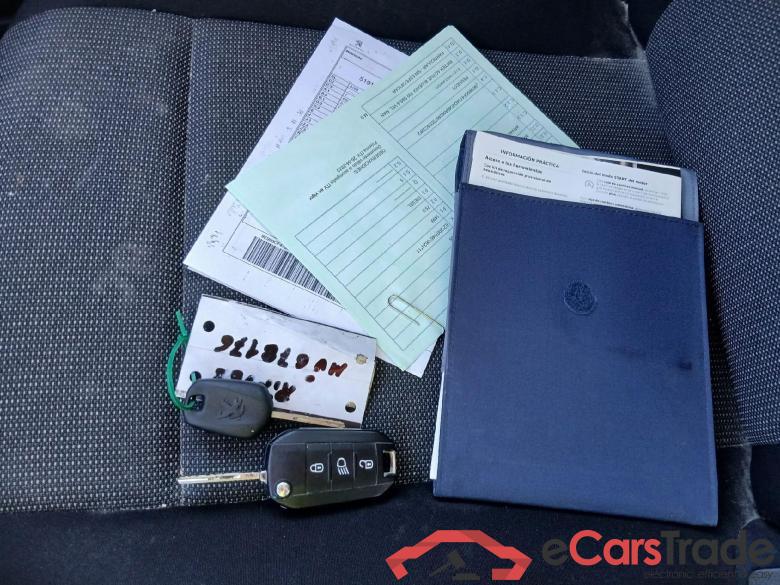 PEUGEOT Rifter / 2018 / 4P / combi Active Standard BlueHDi 73kW (IND) (CX2) #5