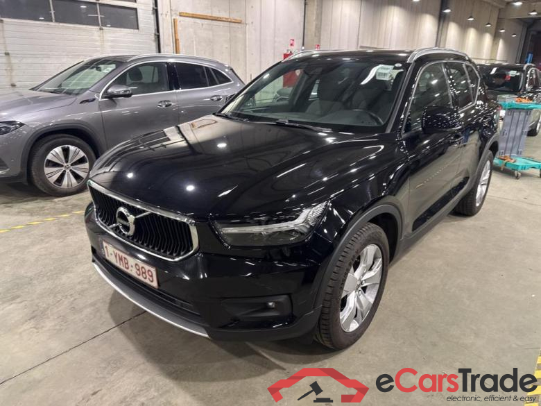 VOLVO XC40 1.5 T3 MOMENTUM PRO