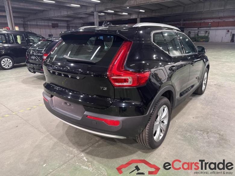 VOLVO XC40 1.5 T3 MOMENTUM PRO #4