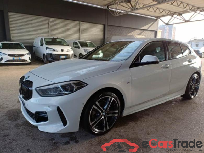 BMW SERIE 1 / 2019 / 5P / BERLINA 118D MSPORT