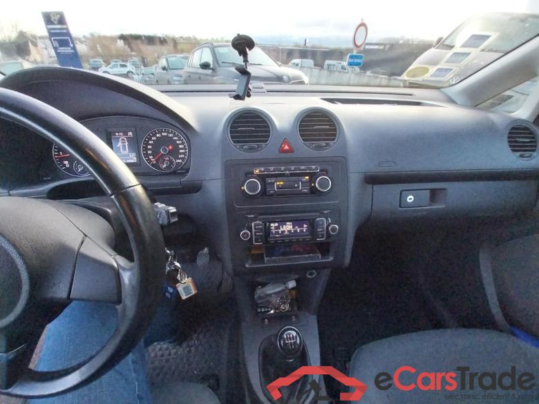 VOLKSWAGEN Caddy Maxi Life 2PLC Caddy Maxi Trendline 7-places 'Dark & Cool' 3006 mm 1,6 l TDI  102ch (75KW) Boîte manuelle 5 vitesses #2