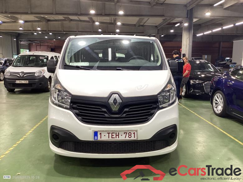 RENAULT TRAFIC PASSENGER DIESEL - 2014 1.6 dCi Grand Confort