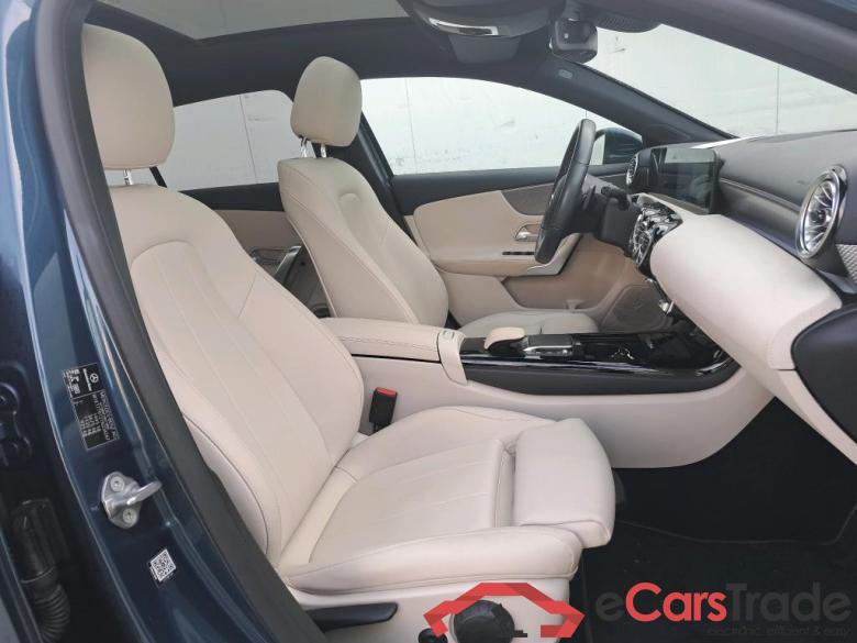 MERCEDES-BENZ Clase A / 2018 / 5P / berlina con portón A 200 d #6
