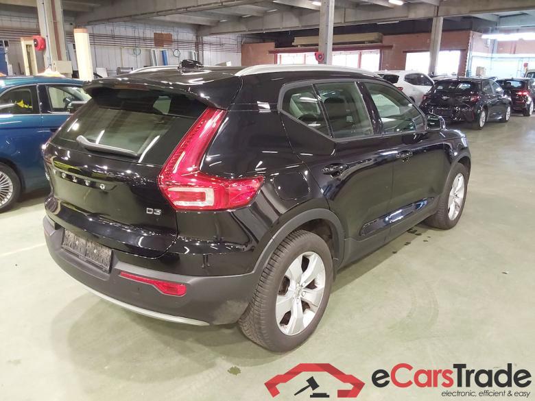 VOLVO XC40 2.0 D3 GEARTRONIC MOMENTUM PRO #4