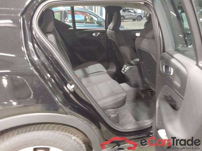 VOLVO XC40 2.0 D3 GEARTRONIC MOMENTUM PRO #5