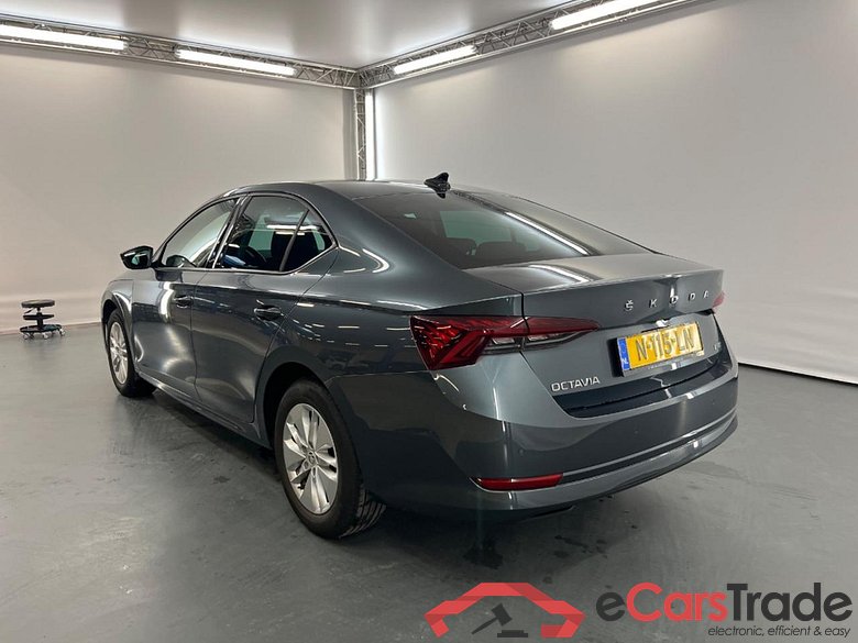 SKODA OCTAVIA 1.0 e-TSI Business Edition #3