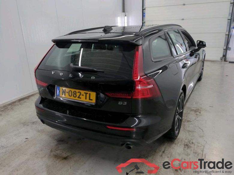 VOLVO V60 2.0 B3 Momentum #2