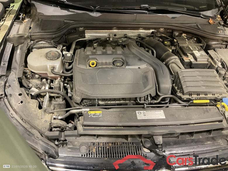 VOLKSWAGEN Golf 1.5 E-TSI LIFE DSG #6