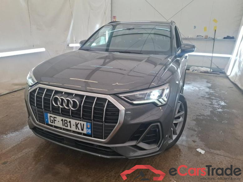 AUDI Q3 / 2018 / 5P / SUV 45 TFSI E 245 S TRONIC S LINE