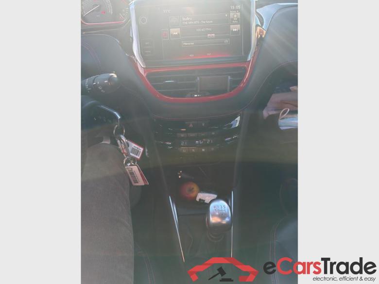 PEUGEOT 208 1.6i GTi #3