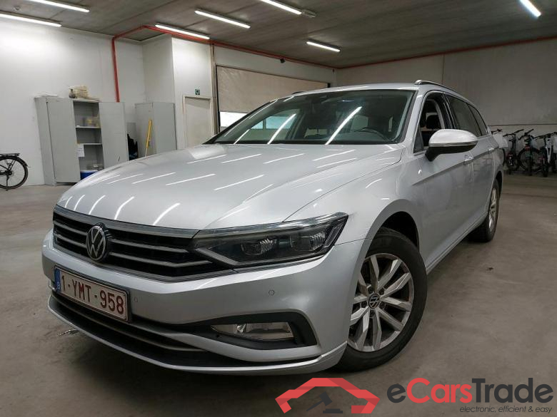VOLKSWAGEN - VW  PASSAT VARIANT TDI 122PK DSG Style Business & Discover Pro & Electric Towing Hook