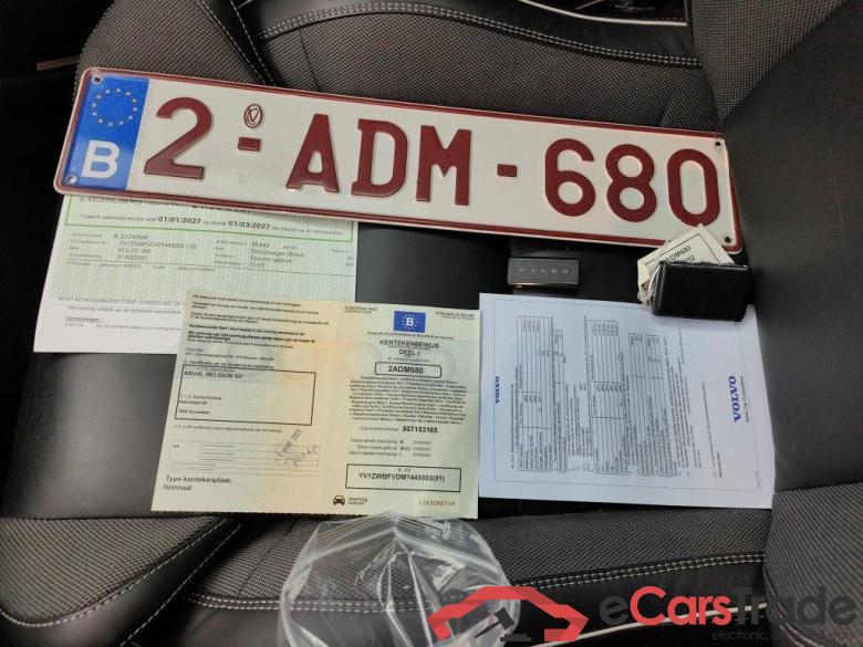 Volvo V60 T6 Recharge 4x4 Geartronic R-Design 5d #4