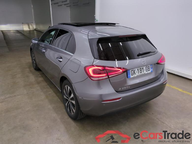 MERCEDES-BENZ Classe A Compact / 2018 / 5P / Berline A 250 e Business Line 8G-DCT #4