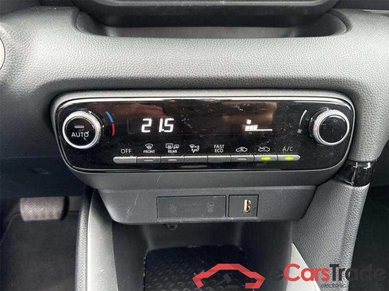 TOYOTA YARIS 1.5 Hybrid Dynamic #6