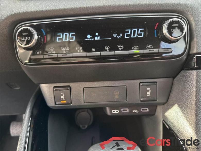 TOYOTA YARIS 1.5 Hybrid 130 Executive #6