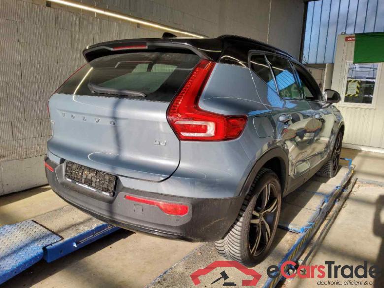 Volvo XC40 (2017->) DE - SUV5 B4 2WD EU6d, R-Design (EURO 6d), 2020 - 2022 #3