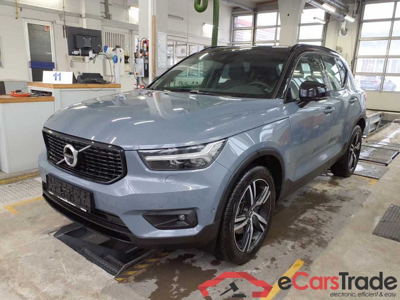 Volvo XC40 (2017->) DE - SUV5 B4 2WD EU6d, R-Design (EURO 6d), 2020 - 2022 #1