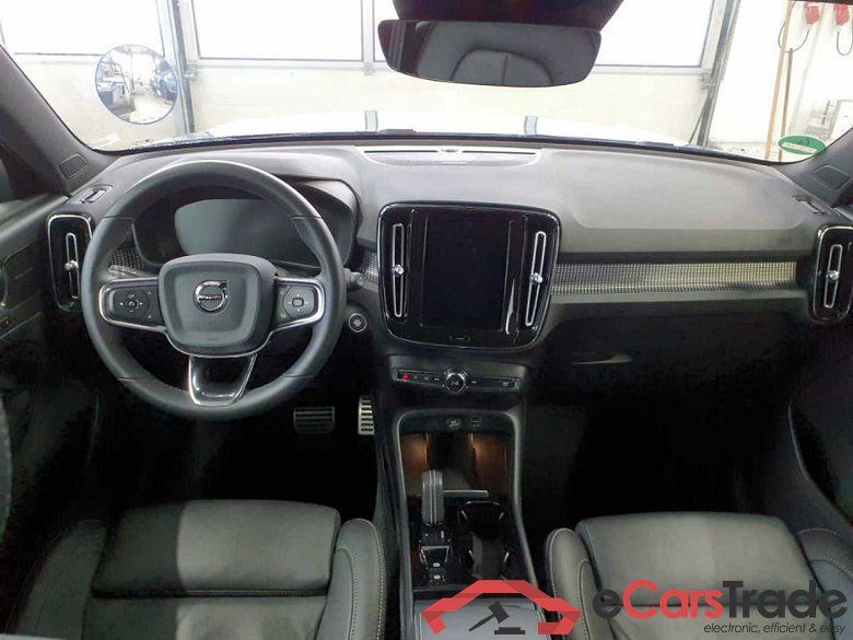 Volvo XC40 (2017->) DE - SUV5 B4 2WD EU6d, R-Design (EURO 6d), 2020 - 2022 #3