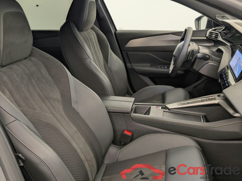 Peugeot 408 Hybrid 145 e-DCS6 GT #1