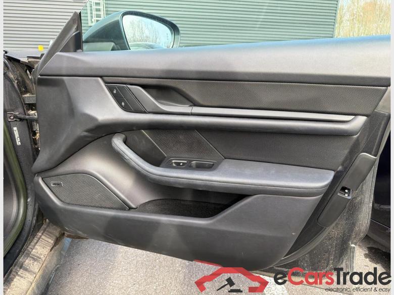 PORSCHE Taycan Cross Turismo Taycan Cross Turismo 93.4 kWh Taycan 4 Cross Turismo #3