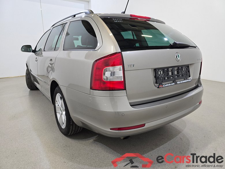 Skoda Octavia 1.6 TDI Navi Klima PDC ... #6
