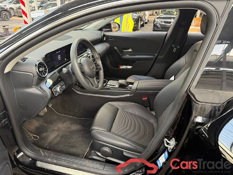 CLA -Klasse Shooting Brake CLA 180 (118.684) 1.3  AT7 E6d #4