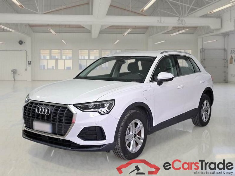 AUDI Q3 / 2018 / 5P / SUV 45 TFSI E S TRONIC BUSINESS