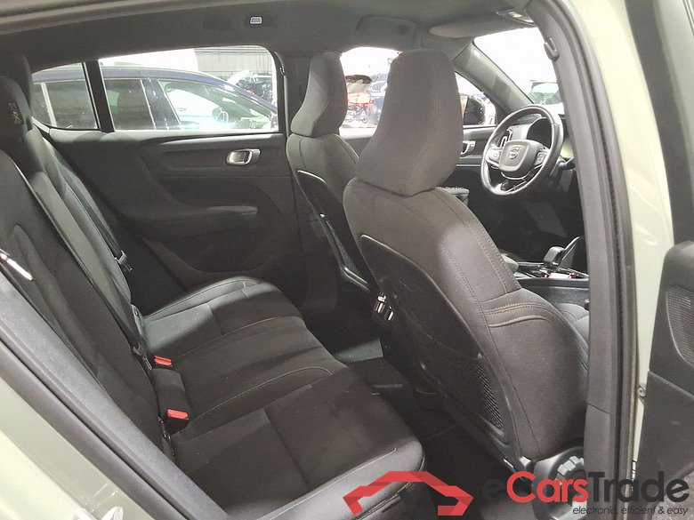 VOLVO C40 BEV 82KWH RECHARGE EXTENDED RANGE CORE #5