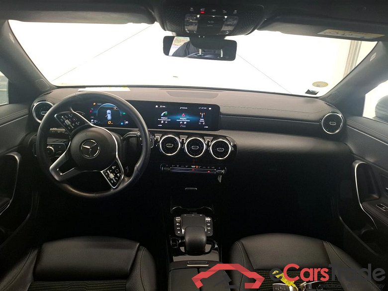 MERCEDES-BENZ CLA Shooting Brake / 2019 / 5P / Break CLA 180 d Business Line BA8 #5