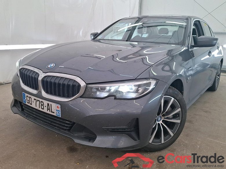 BMW Série 3 Berline / 2018 / 4P / Berline 330e 292ch Business Design BVA8 Hybride #1