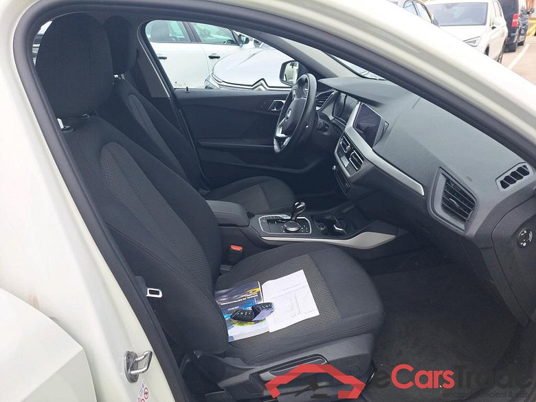 BMW Serie 1 / 2019 / 5P / berlina con portón 118i #6