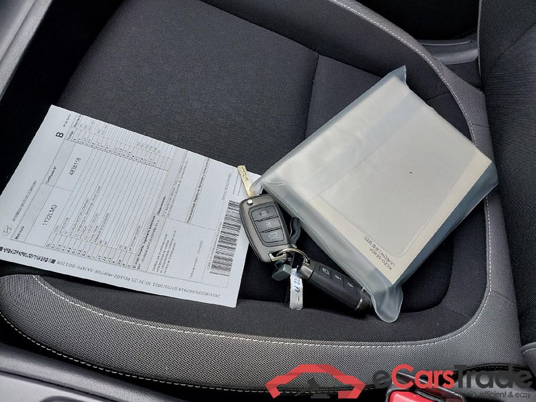 HYUNDAI Kona / 2017 / 5P / todoterreno 1.6 GDI HEV Klass DCT #5