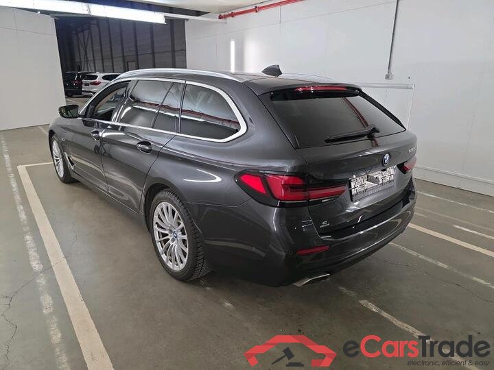 BMW 5 Reeks Touring 5 Reeks Touring 530e Auto (PHEV) 215kW/292pk  5D/P Auto-8 #3