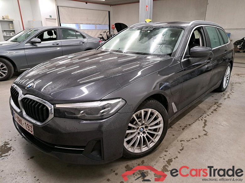 BMW 530e Plug-In Hybrid Aut. LED-Xenon LC-Pro ACC Ambient Navi-Pro Leather KeylessGo Camera Klima PDC ...