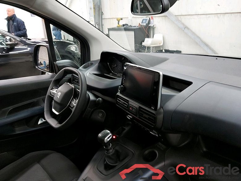 PEUGEOT - PEU RIFTER BlueHDi 130PK Allure Pack Drive Assist & 3 Individual Seats 2nd Row & Kids Pack & Zenith Roof #3