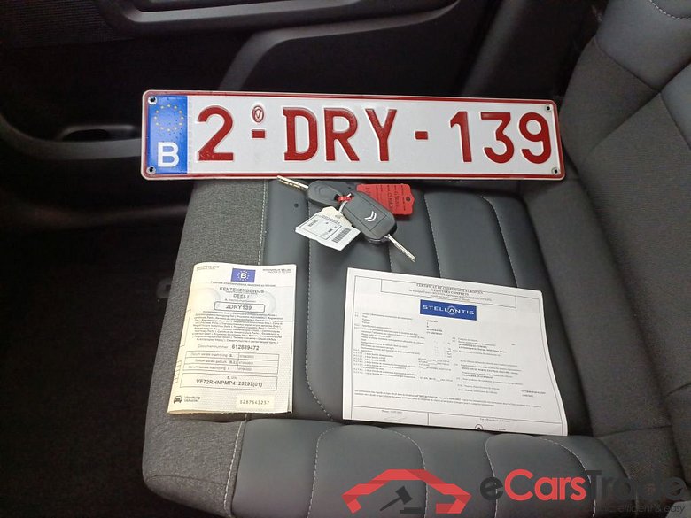 Citroën C3 Aircross 1.2 PureTech 110 S&S MAN6 Shine 5d #4