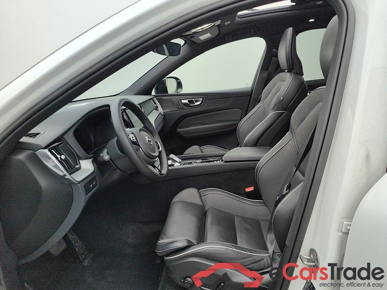 VOLVO XC60 T6 PHEV AWD 253hp Plus Dark 5d Auto #3