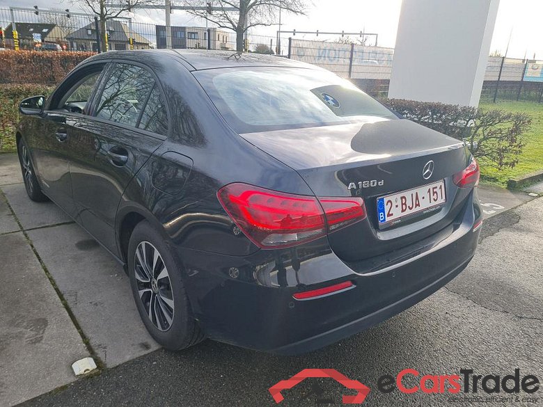 MERCEDES-BENZ A-CLASS LIMOUSINE 2.0 A 180 D BUSINESS SOLUTION DCT #3