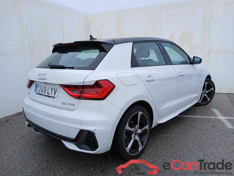 AUDI A1 / 2018 / 5P / berlina con portón Sportback Adrenalin 30 TFSI 81kW S tron(SP) #2
