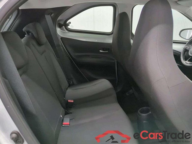 TOYOTA Aygo X 1.0 VVT-i MT Play #4