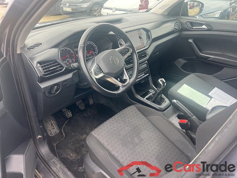 VOLKSWAGEN T-Cross / 2018 / 5P / todoterreno Advance 1.0 TSI 70kW (95CV) (AC2) #3