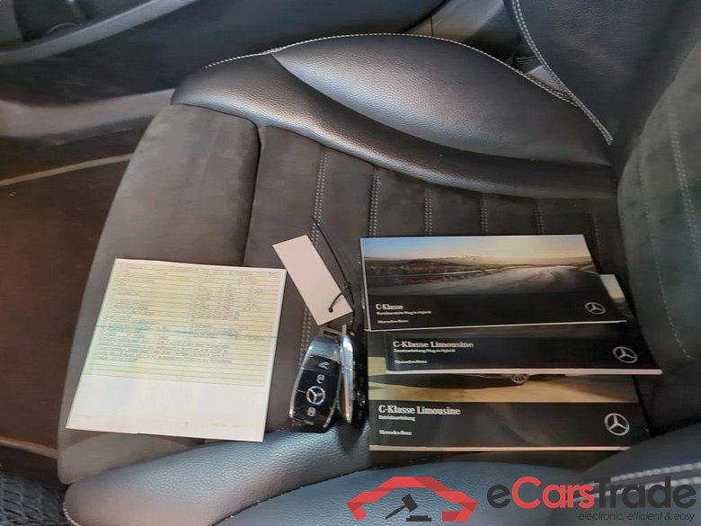 C -Klasse Lim. C 300 e 4Matic (205.054)AMG 2.0 AMG Line 235KW AT9 E6d #4