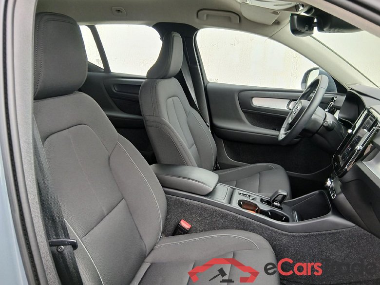 VOLVO XC40 / 2017 / 5P / todoterreno 1.5 T2 Momentum Pro Auto #6