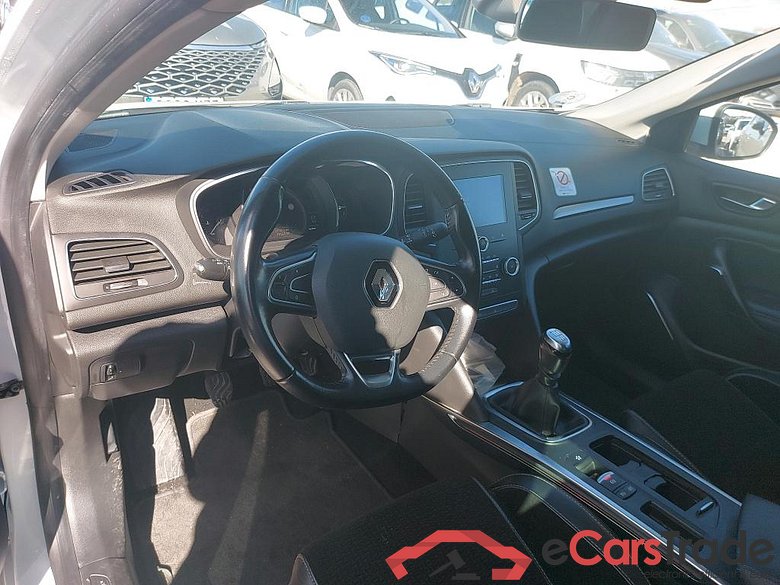 RENAULT Mégane / 2015 / 5P / familiar Sp. Tourer Zen En. dCi 81kW (110CV) #3